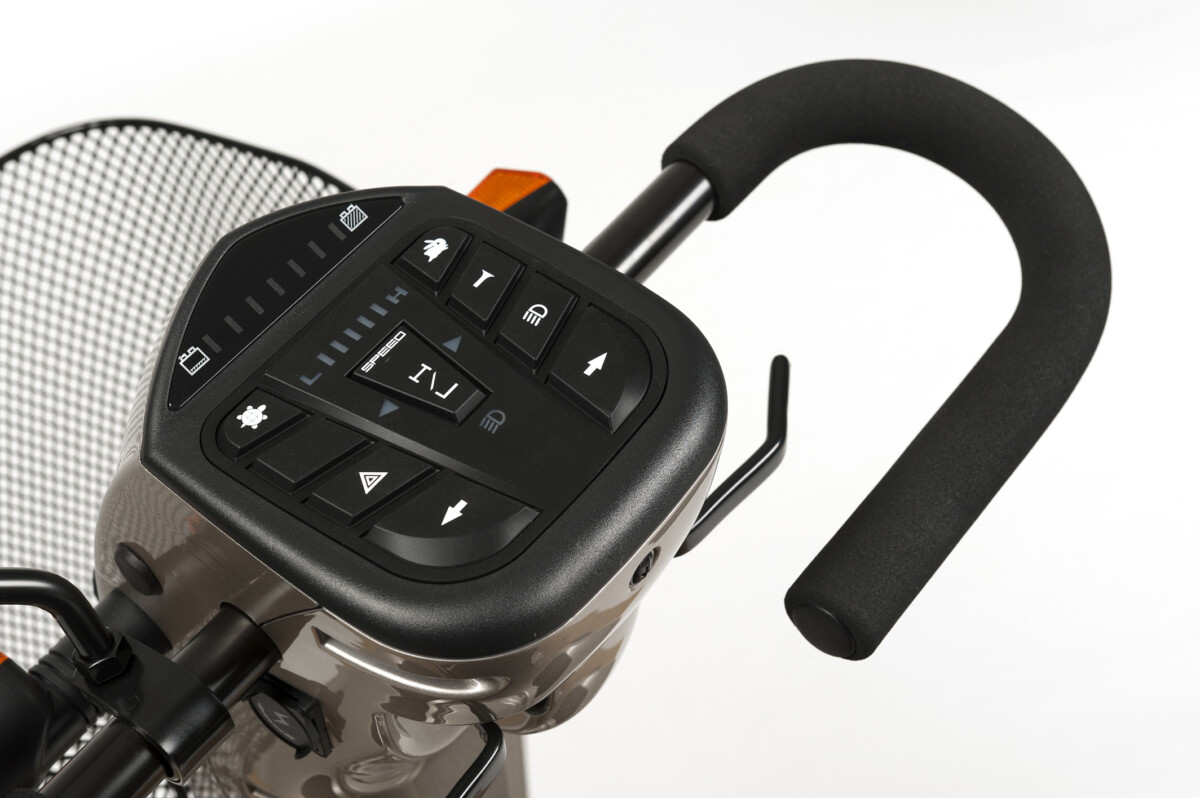 Ceres Deluxe - steering detail 2